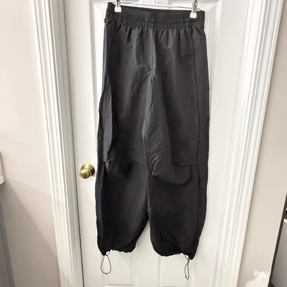 Lululemon Crinkle Nylon Relaxed Parachute Pant  size S - Picture 4 of 7